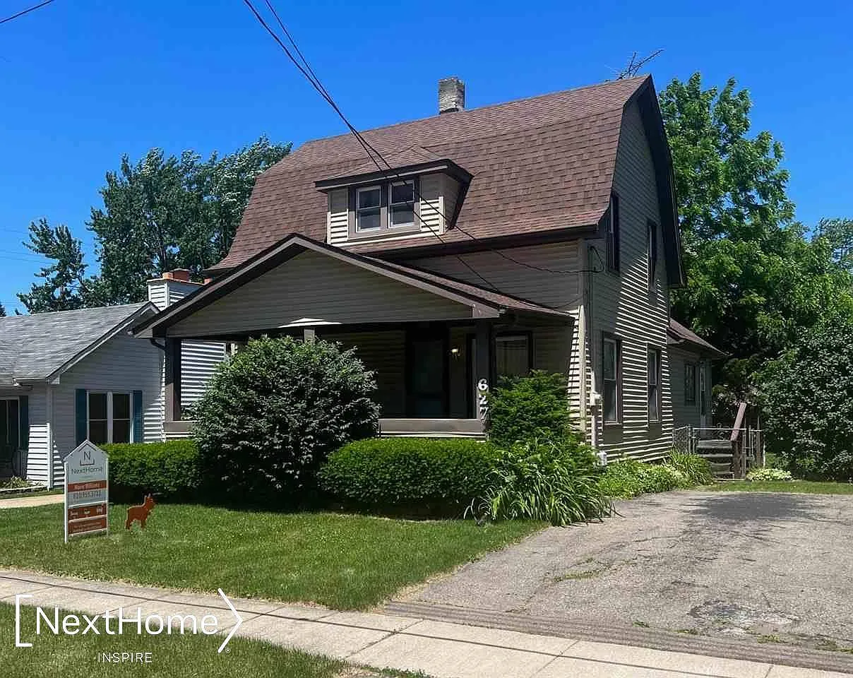 627 Maple St photo 1