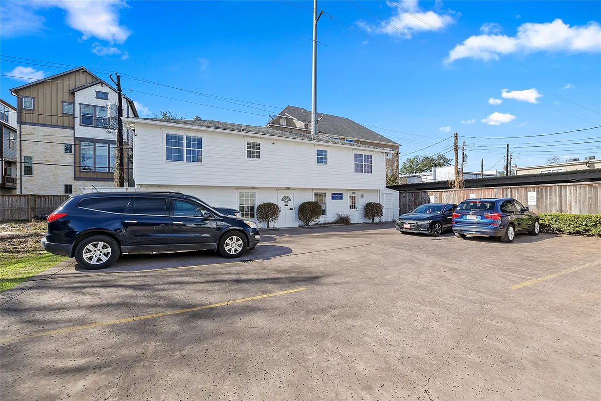 Building Photo - 811 Heights Blvd #3
