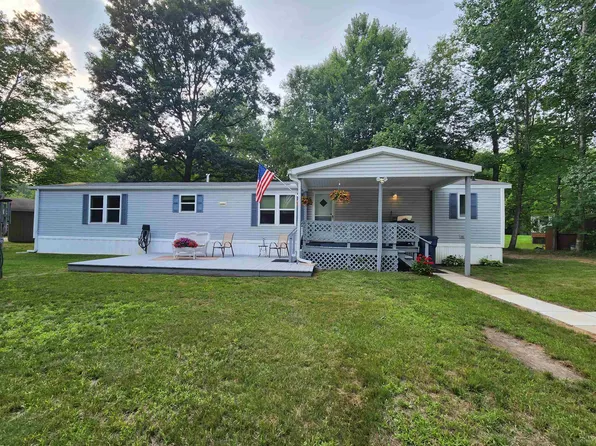 2770 Pinecroft Dr, Lake, MI 48632