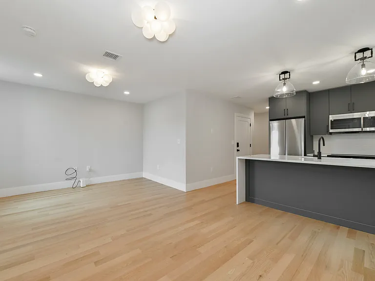 518 Sumner St #3B — Photo 10