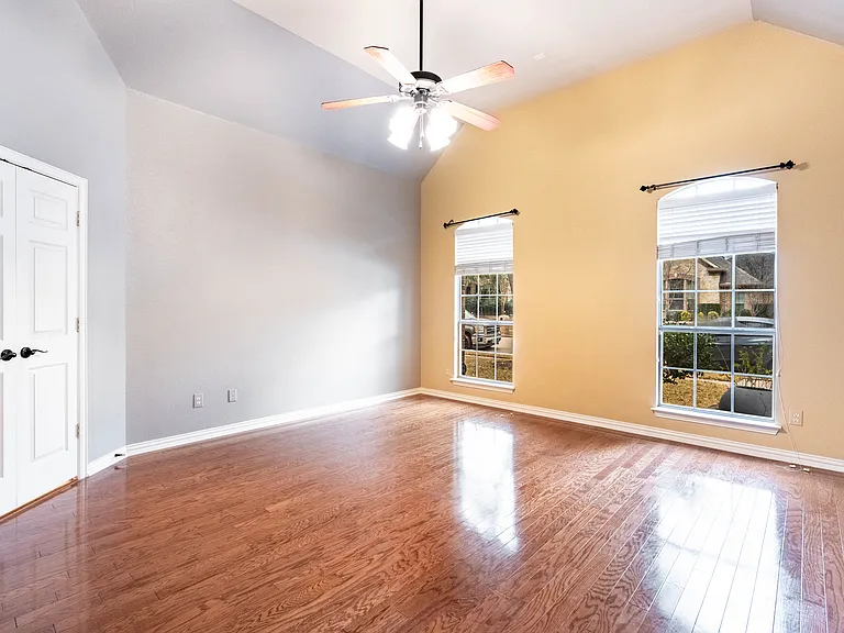 935 Panther Ln — Photo 6