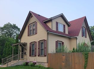 183 N Du Bois Ave, Elgin, IL 60123