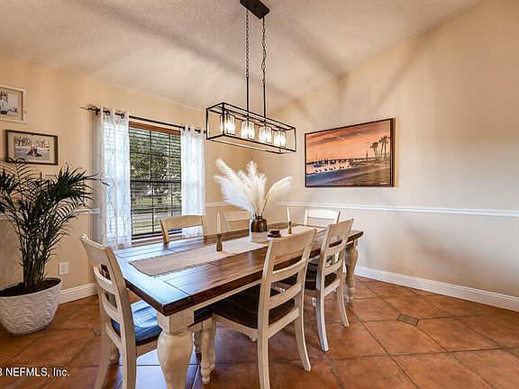 5th image of 10933 GRAND TRUNK Lane