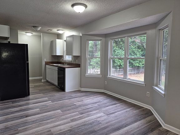 2nd image of 62 Oakwater Dr