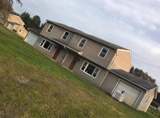 226 Lamplight Dr, Brodheadsville, PA