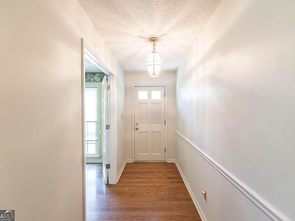 4th image of 1093 Underwood Dr