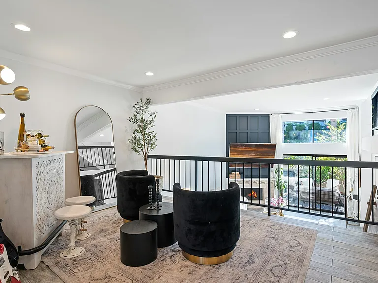 1825 Caddington Dr — Photo 8