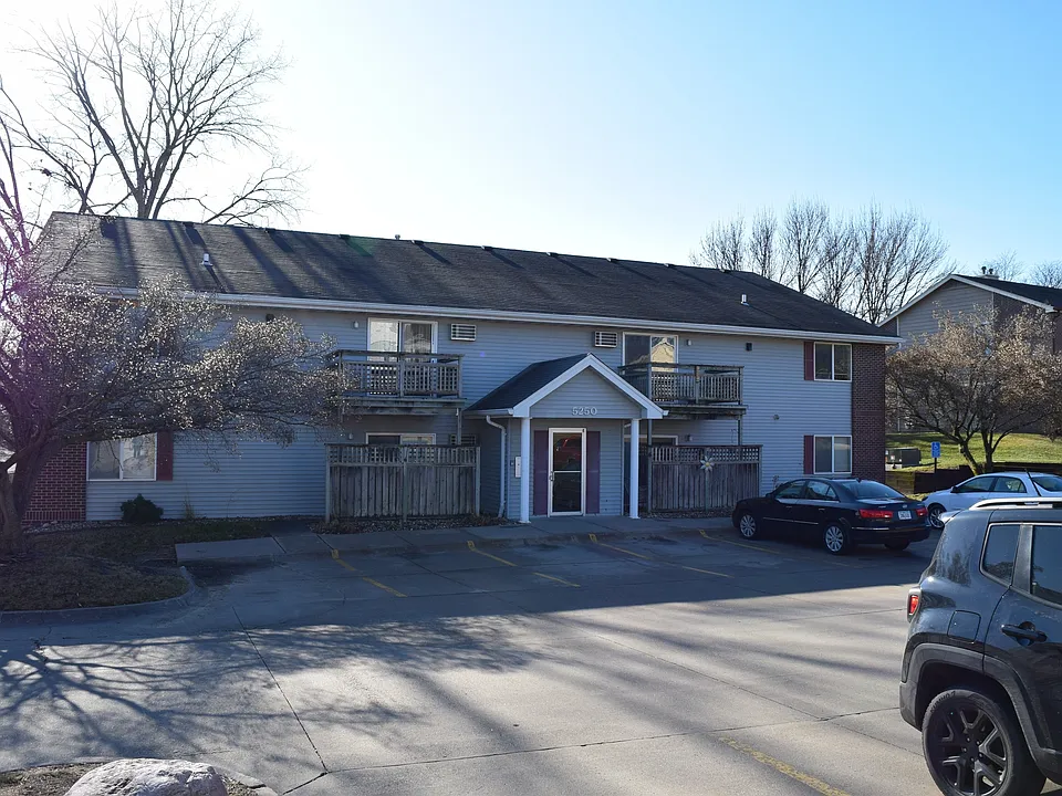 5250 Dakota Dr