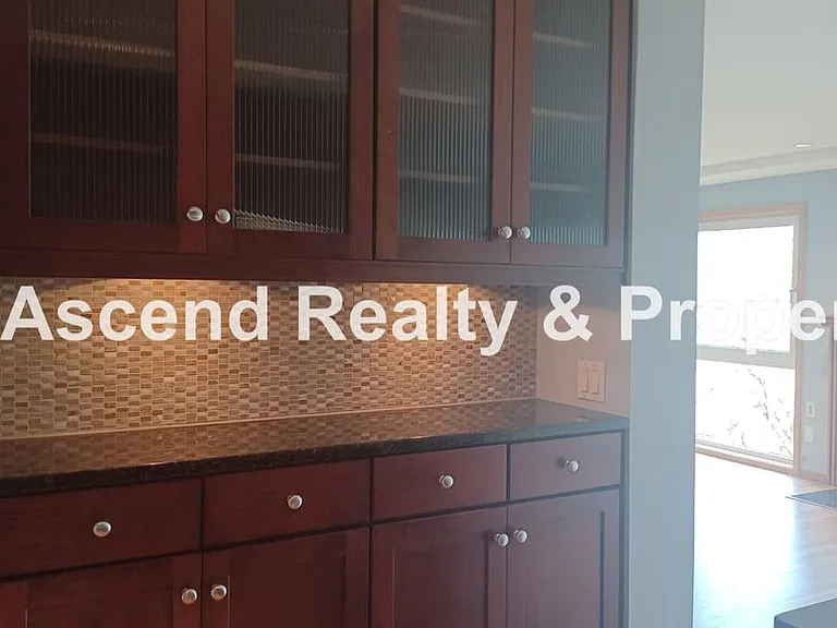 830 SW Broadway Dr #8 — Photo 11