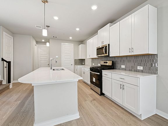 11-custom-Houston - Spring Brook Village- 10009 Rustic Charm St Houston TX 77080-009.jpg
