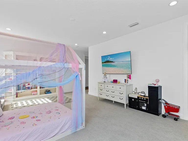 9445 Santorini Dr — Photo 33