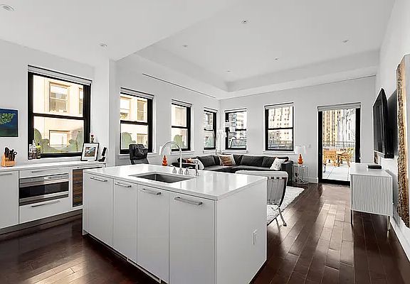 2nd image of 25 Broad St #2D