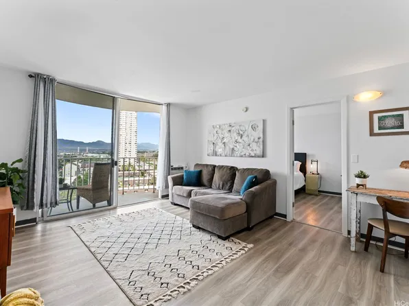 98-1030 Moanalua Rd APT 1601, Aiea, HI 96701