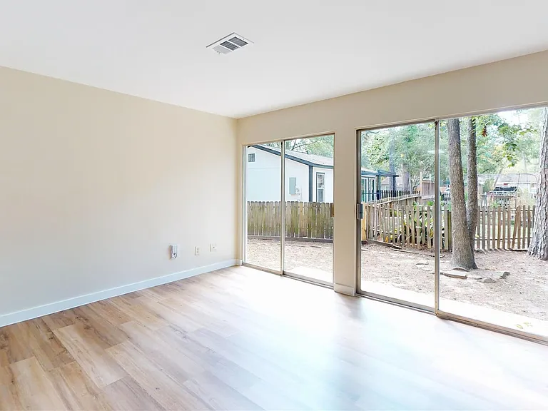 2105 N Red Cedar Cir — Photo 8