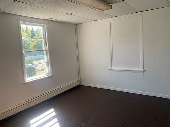 4th image of 746 Willey St #1A