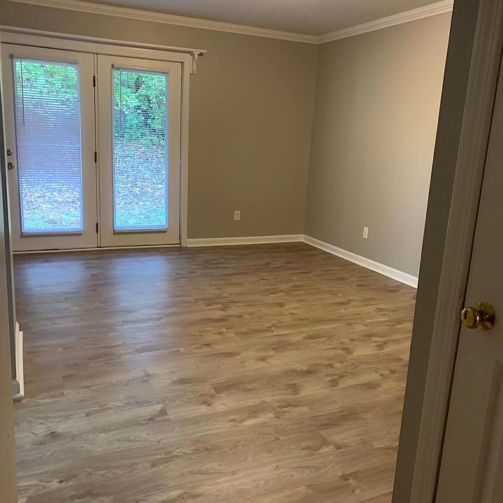 1st image of 135 Meadowlark Dr