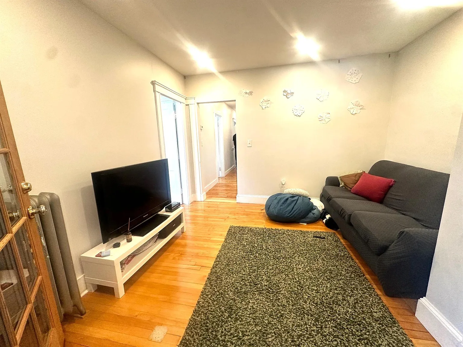 5 bed, 2000 sqft, $7,125 — Photo 2