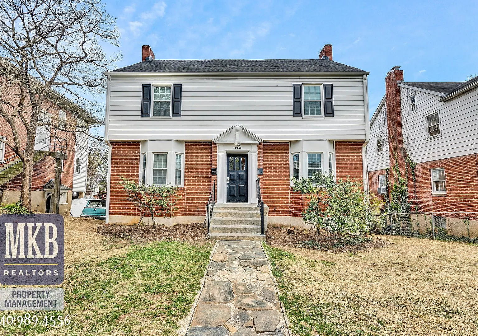 Beautifully Renovated 2 Bedroom, 1 Bath Duplex in Southwest Roanoke City — Photo 1