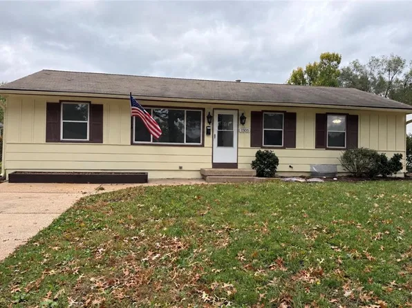 1305 N Farview Dr, Independence, MO 64056