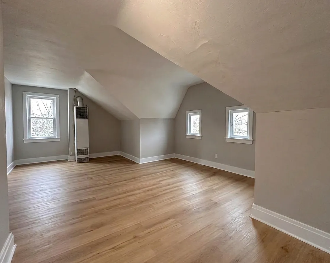 Building Photo - 833 Stanton Ave #3