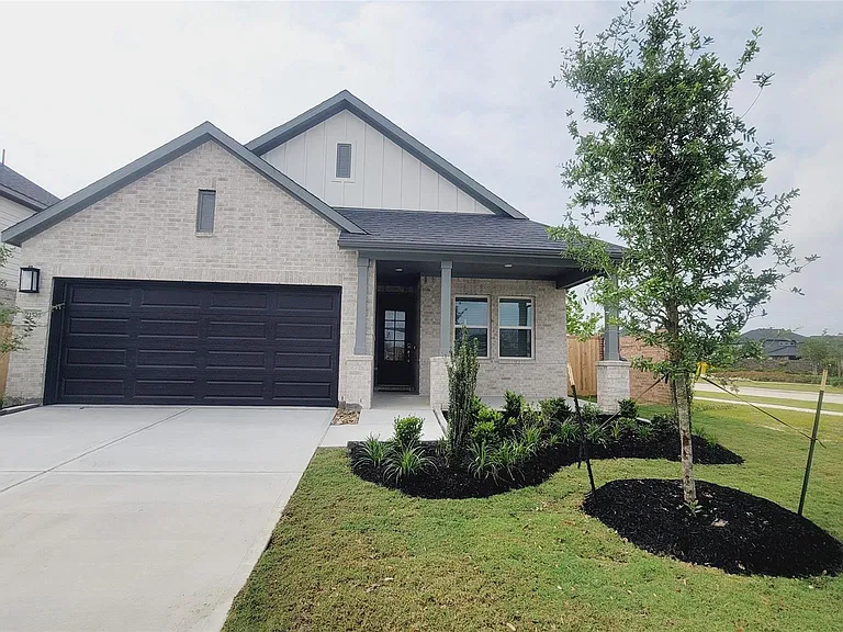 21523 Banpo Bend Dr — Photo 1