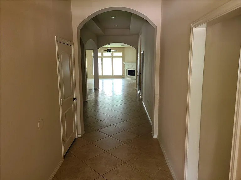10318 Bellago Ln — Photo 12