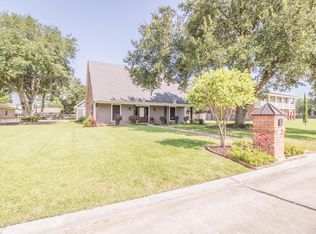 701 Astor Place Dr, New Iberia, LA 70563