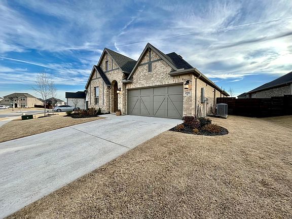 3rd image of 2814 Silver Leaf Cir