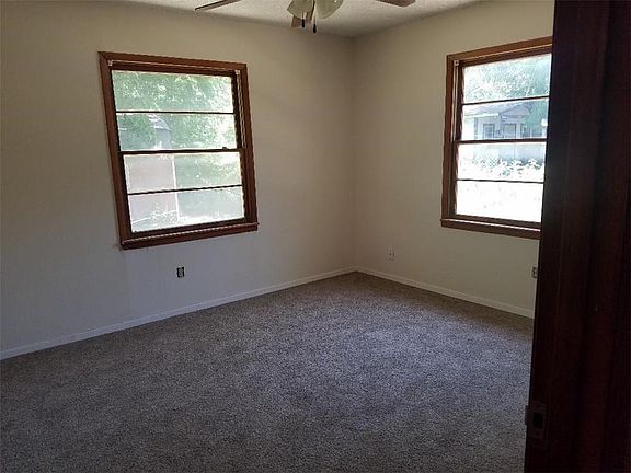 2nd image of 821 Odie Dr