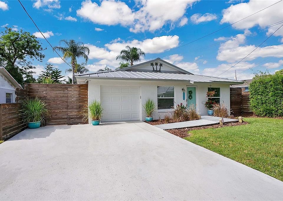 1st image of 2810 E CRYSTAL LAKE AVENUE