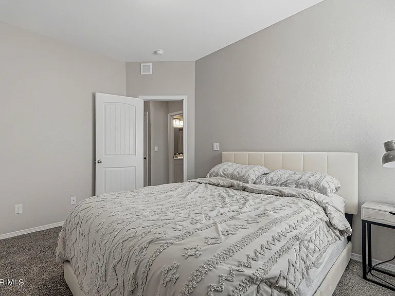 13977 Margaret Ponce Ave — Photo 17