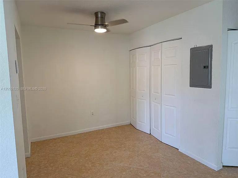 2120-2122 Thomas St #2122 — Photo 7