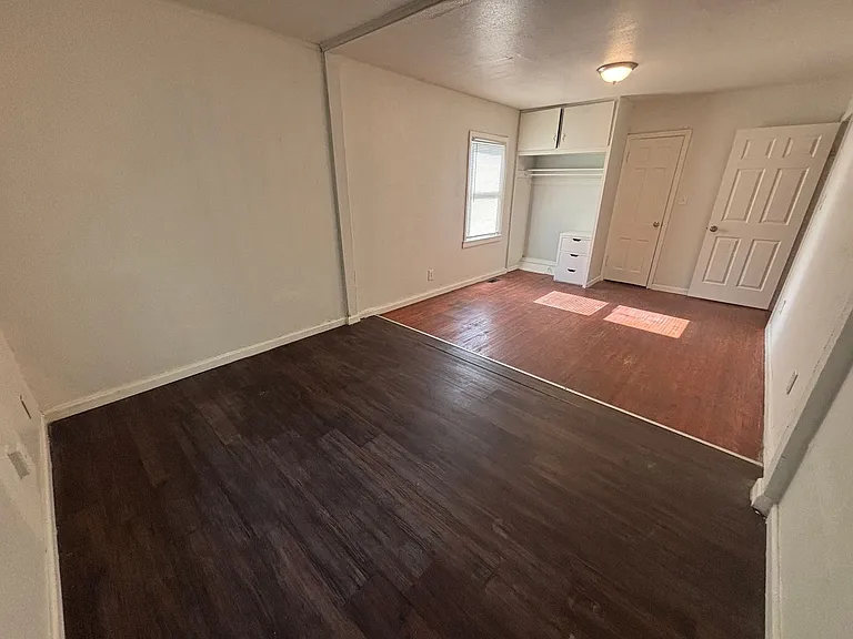 245 E Young Pl — Photo 19