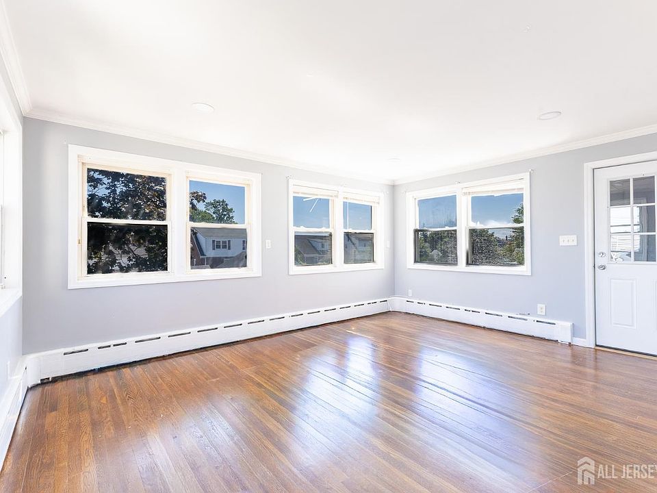 1st image of 187 Main St #2-F