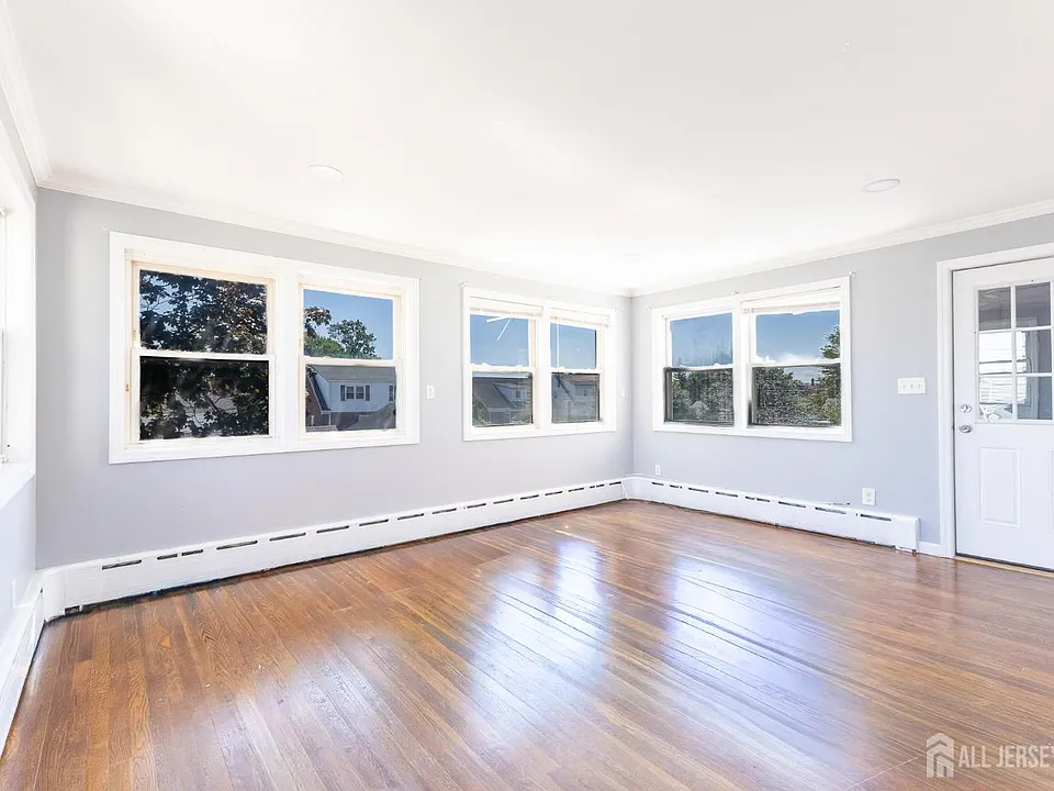 187 Main St #2-F