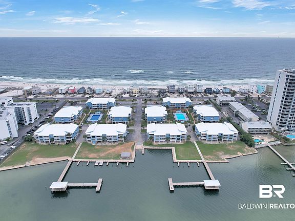 5th image of 1872 W Beach Blvd