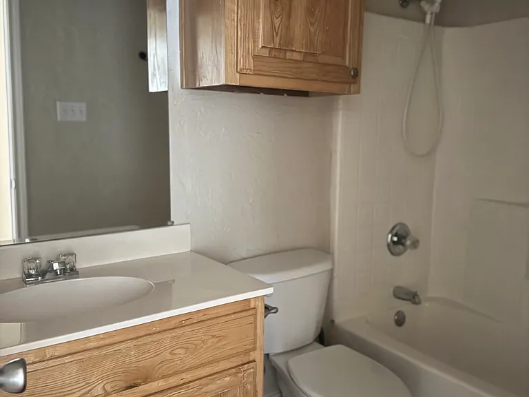 443 Green Acres Dr — Photo 10