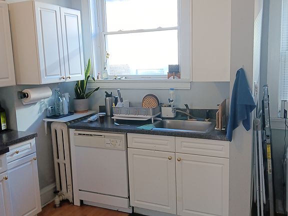 2nd image of 805 Judson Ave #33