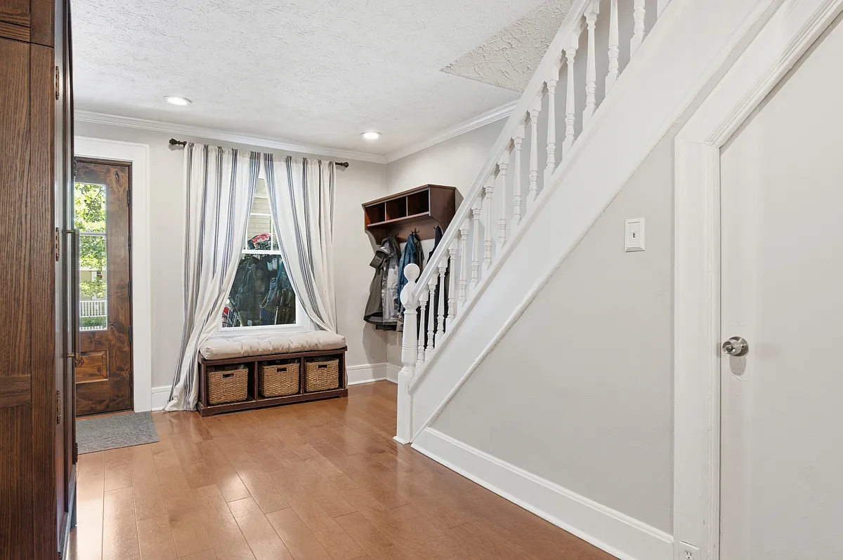 4 bed, 3.5 bath, 2463 sqft, $5,250 — Photo 4