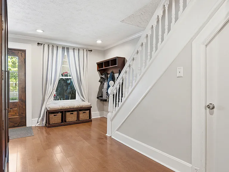 305 Centennial Ave — Photo 4