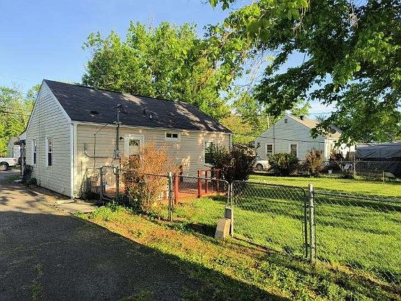 4th image of 406 Highland Cir