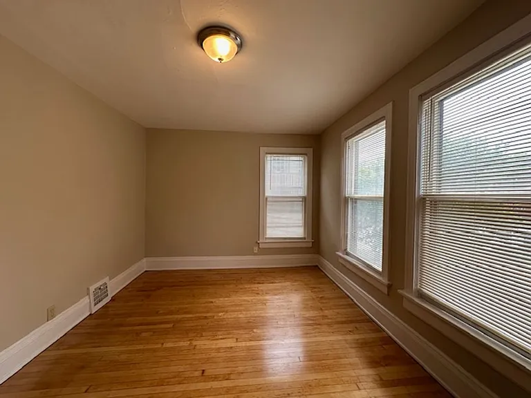 2724-2726 N Murray Duplex — Photo 19