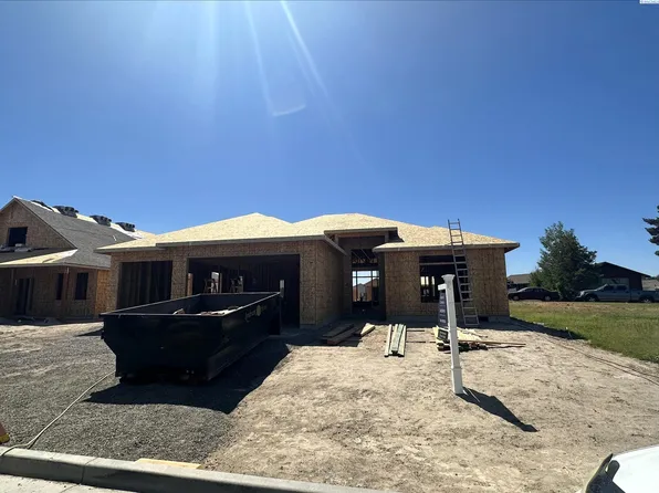 10143 W 16th Pl, Kennewick, WA 99338