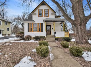 411 S 6th St, St Charles, IL 60174