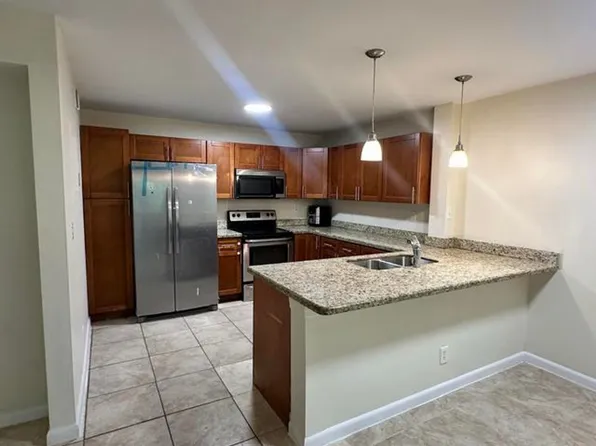5614 Blueberry Ct, Lauderhill, FL 33313