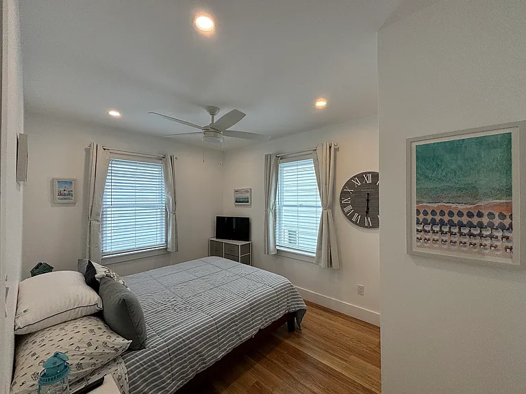 Guest bedroom 1