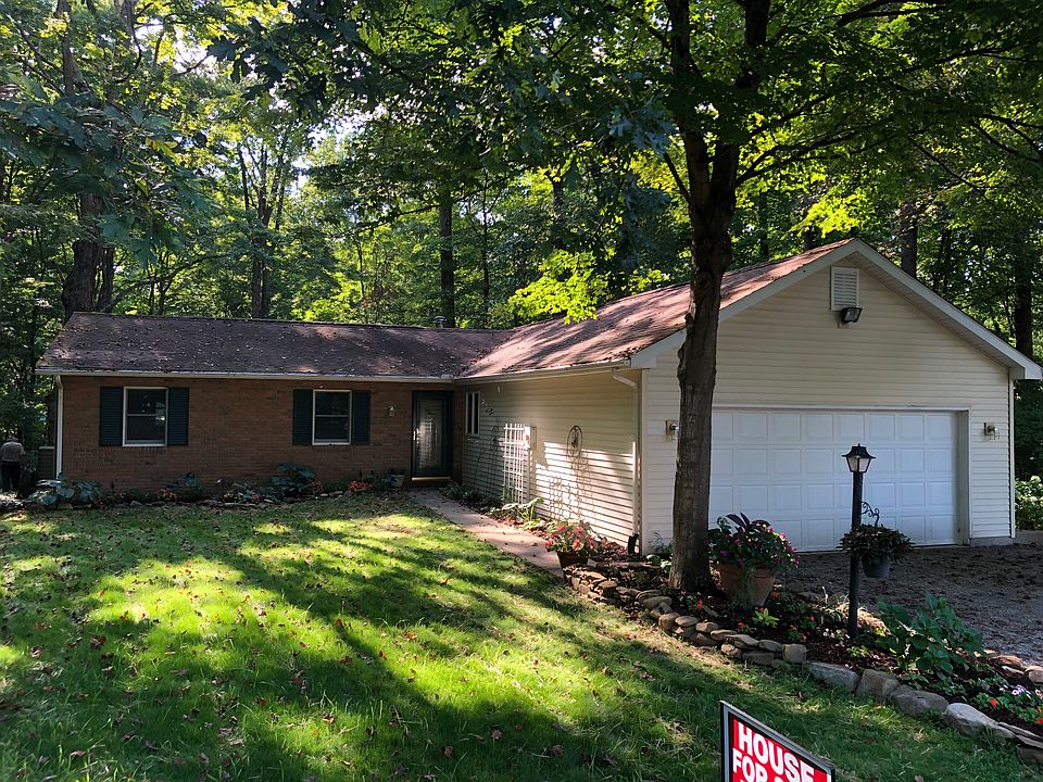 1st image of 371 Lakewood Dr