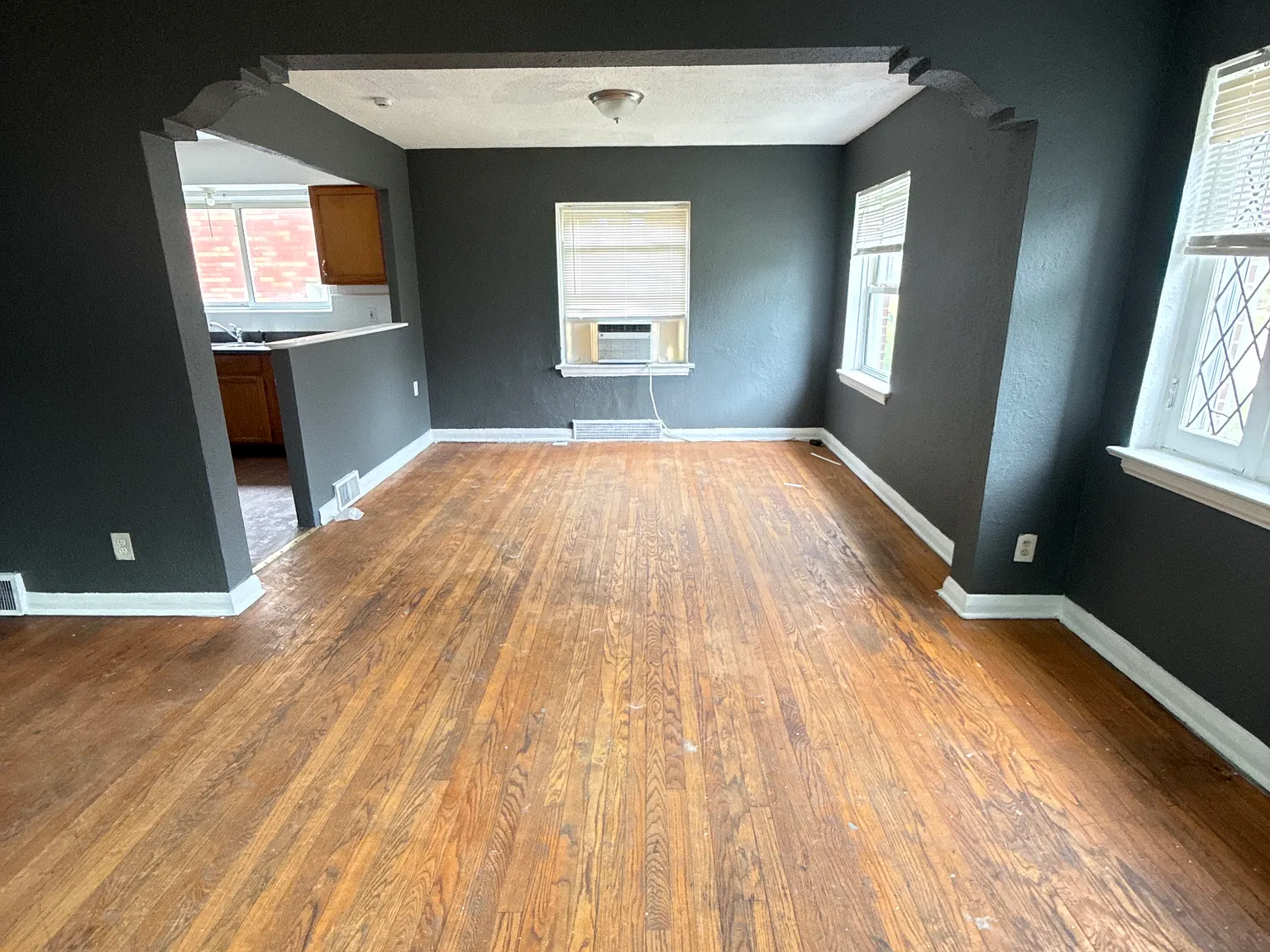 Studio, $1,000 — Photo 2