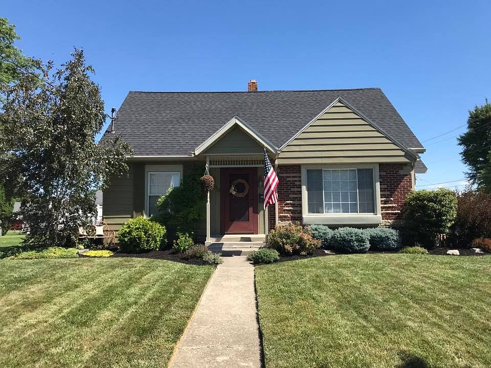 1st image of 1453 E 3rd St #2