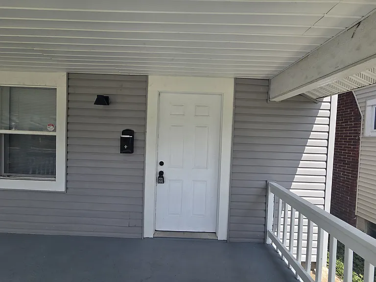 1318 Lockbourne Rd — Photo 4